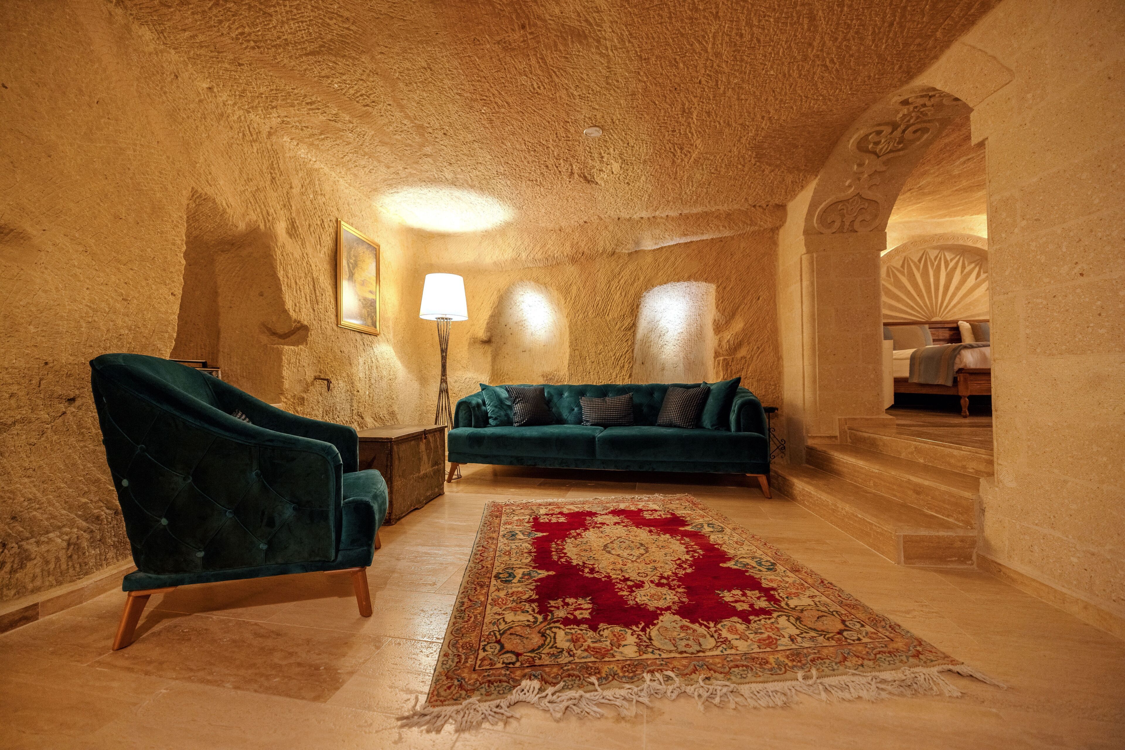 king suite | living area | 35-inch lcd tv with satellite channels, tv