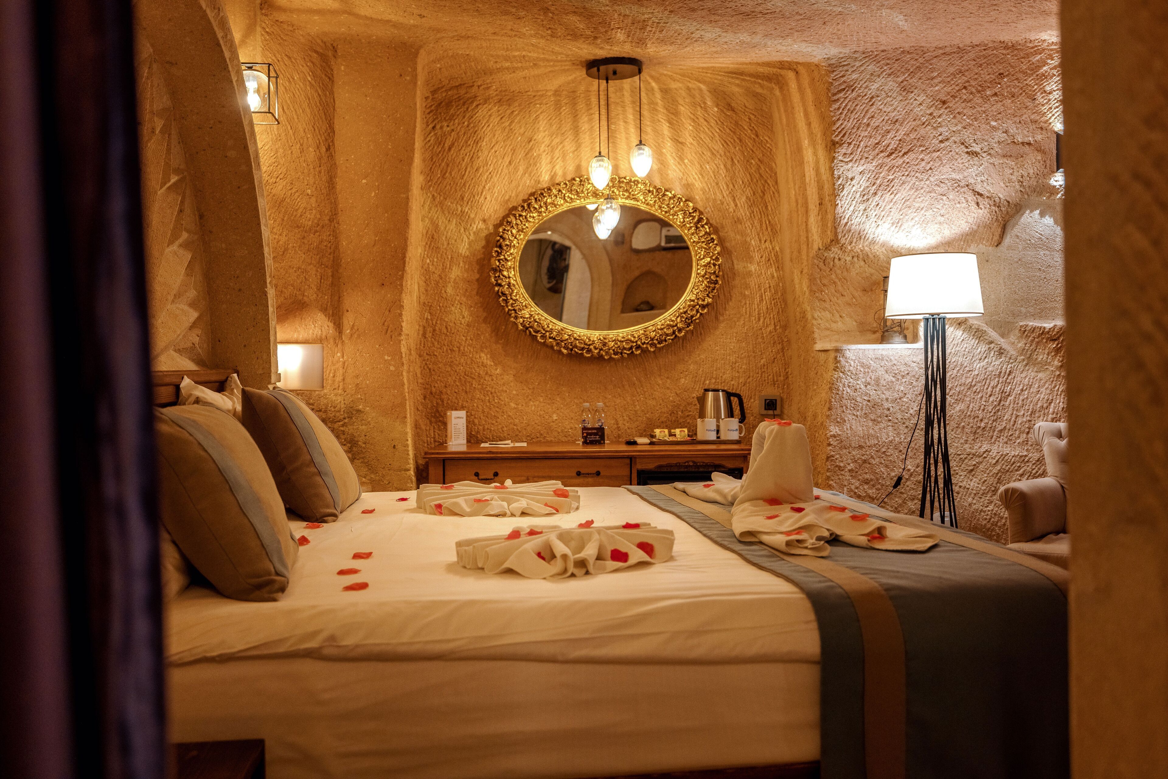 king suite | 1 bedroom, premium bedding, down duvets, minibar