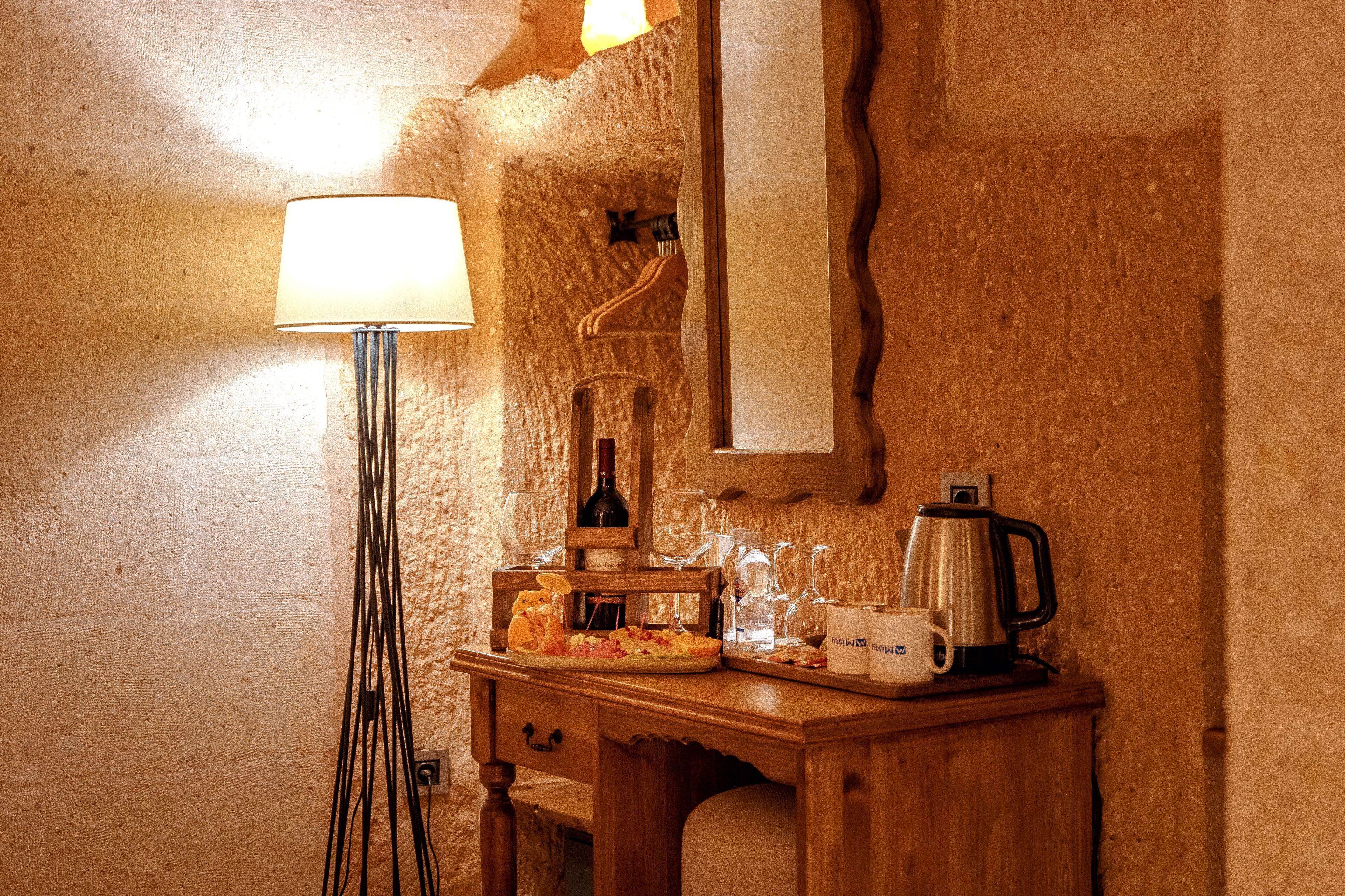 junior suite | 1 bedroom, premium bedding, down duvets, minibar