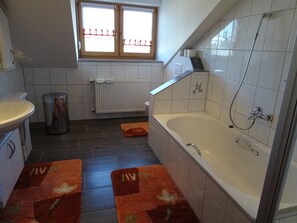 Bathroom - Ferienwohnung Hornauer (Roding)
