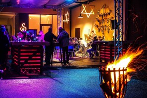 Front of property - evening/night - Pension Weingut Schwab (Thuengersheim)