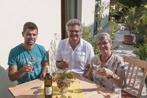 Family dining - Pension Weingut Schwab (Thuengersheim)