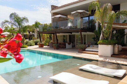 Luxury Villa Flora
