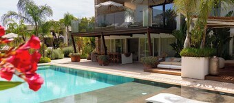 Luxury Villa Flora
