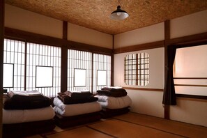 غرفة تقليدية - لغير المدخنين (Japanese Style, For 3-4 Guests) | واي فاي مجانًا