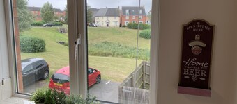 The coach house views netflix sleeps 5