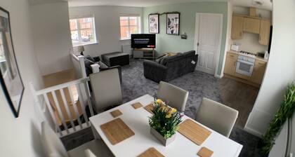 The coach house views netflix sleeps 5