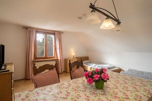 1 bedroom, free WiFi, bed sheets