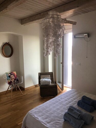 Renovated apartment "Antiche Pietre" parquet design furniture