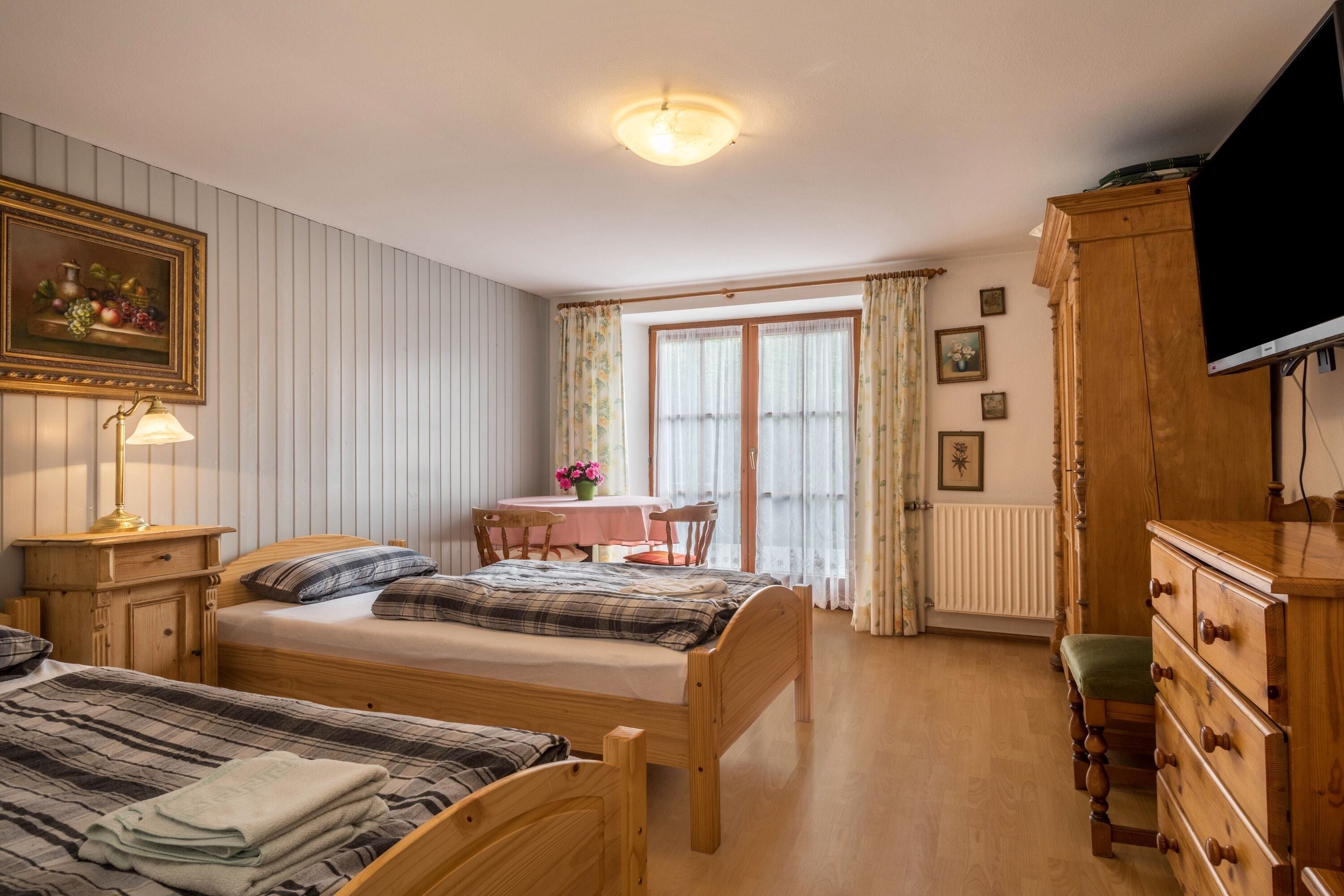 Wifi gratis y ropa de cama 