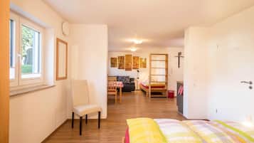 1 chambre, fer et planche Ă repasser, Wi-Fi gratuit, draps fournis