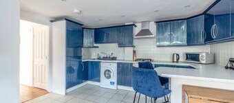 Windsor Town Centre Sleeps 6