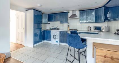 Windsor Town Centre Sleeps 6