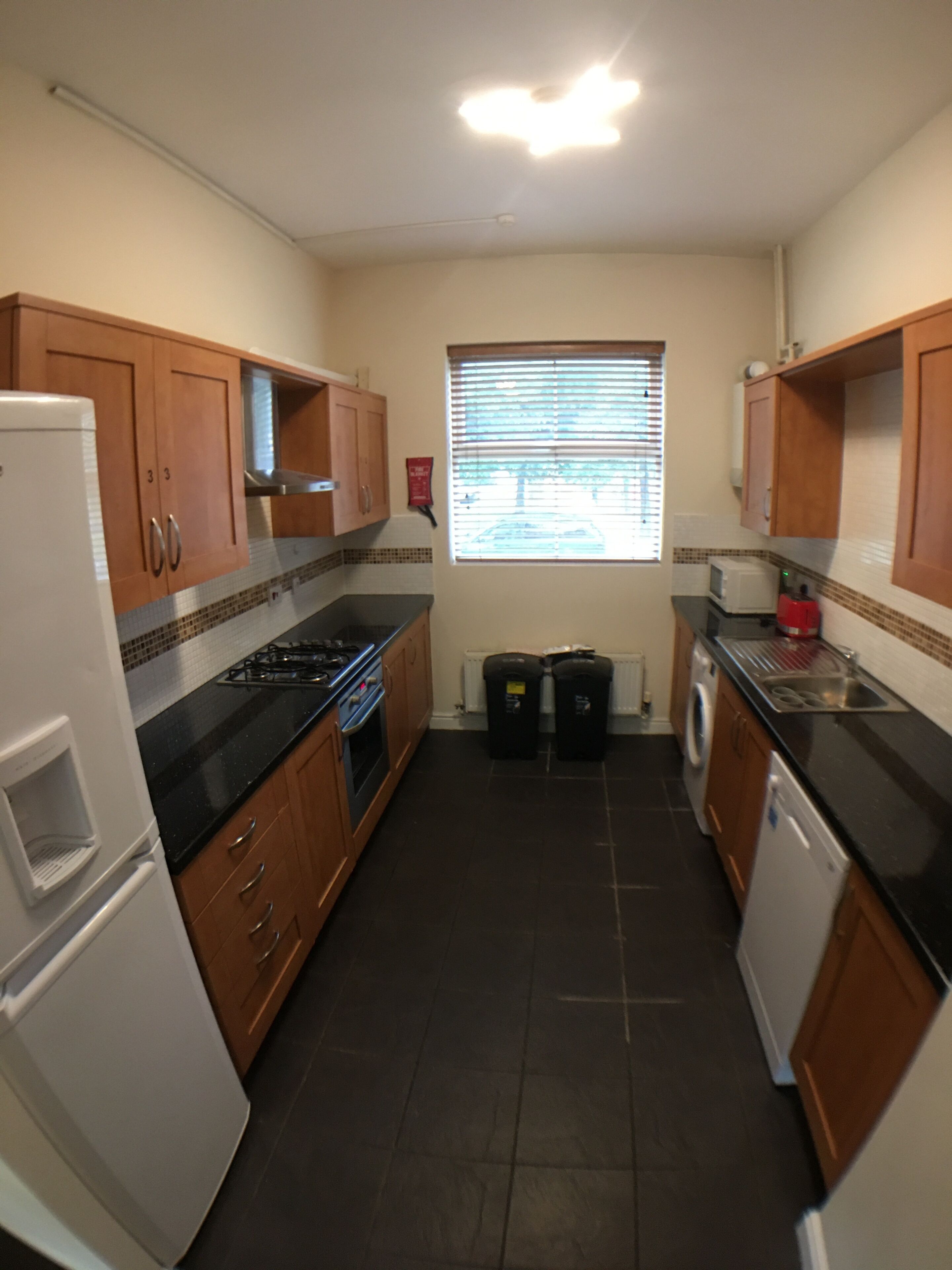 Huis, 4 slaapkamers | Privékeuken | Een koelkast met diepvriezer, een microgolfoven, een oven, een kookplaat