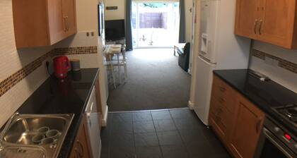 Blackberry House - Sleeps 6 with Parking and Netflix TV