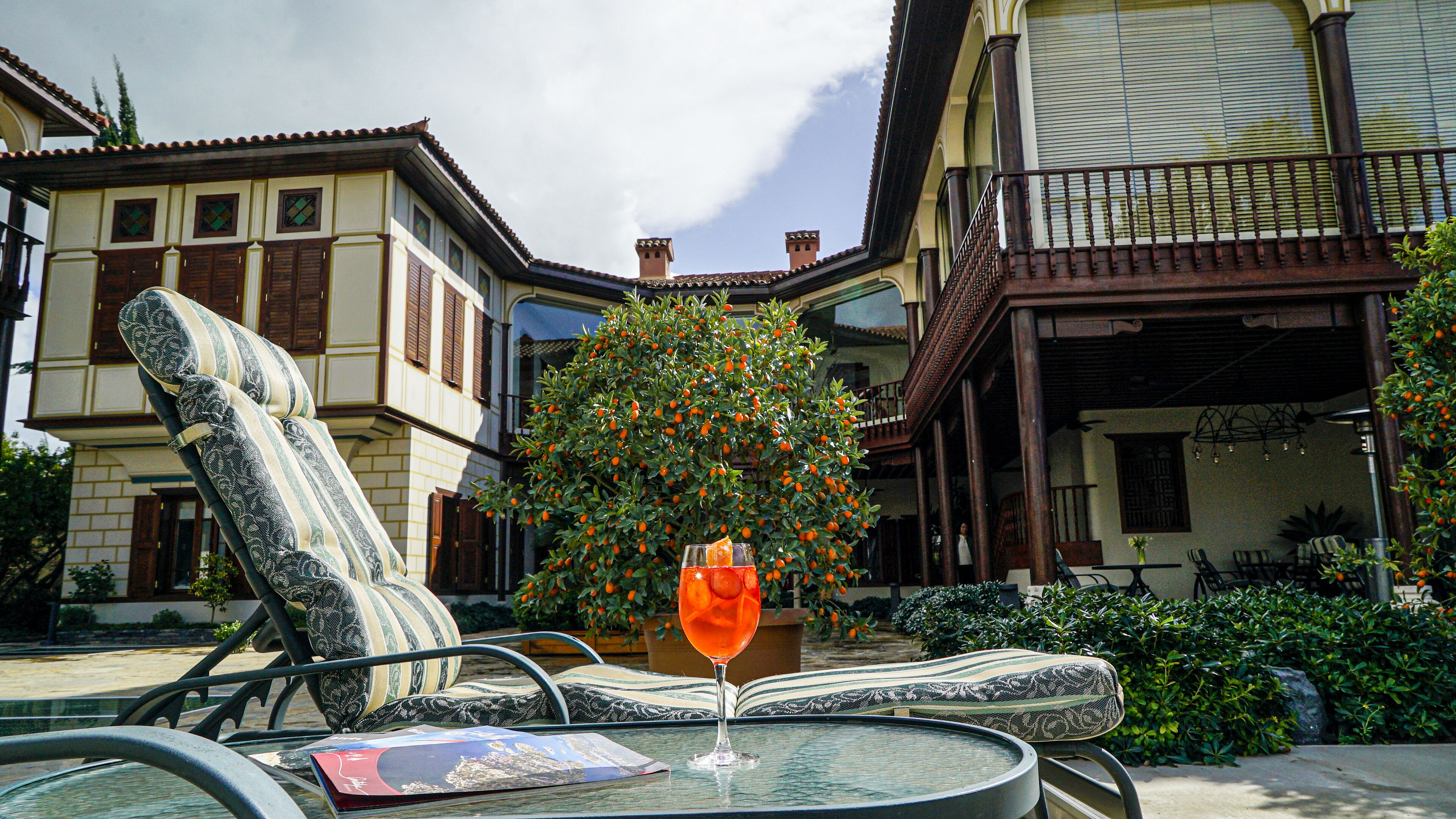 Hồ bơi ngoài trời 