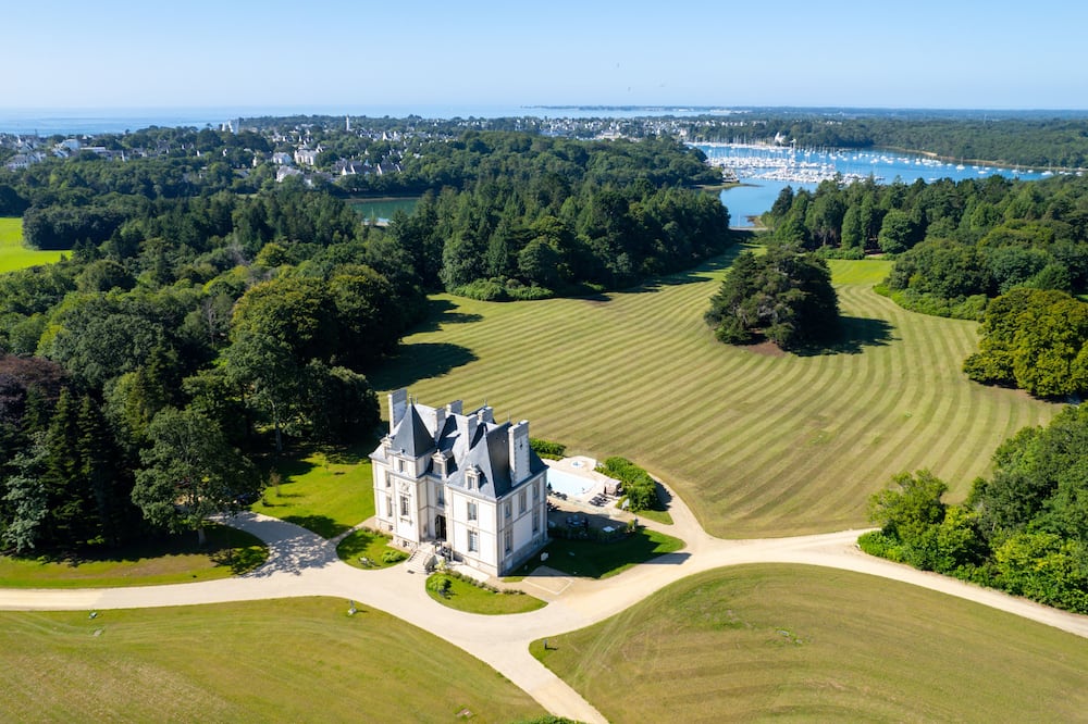 Chateau Les Garennes
