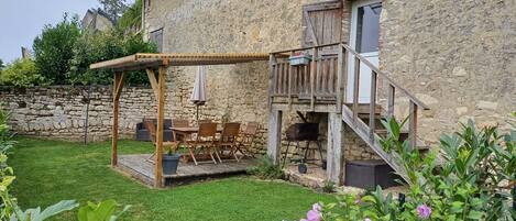 تناول الطعام بالخارج