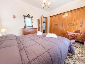 2 slaapkamers, een strijkplank/strijkijzer, wifi, beddengoed