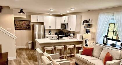 2BR Mountain Retreat - Near Mineral Trail, Balcony