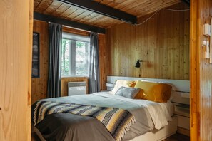 3 室のベッドルーム、アイロン / アイロン台、WiFi (無料)、ベッドシーツ