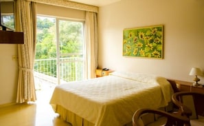Superior Room | Minibar, desk, laptop workspace, blackout curtains - Verde Vale Hotel (Videira)