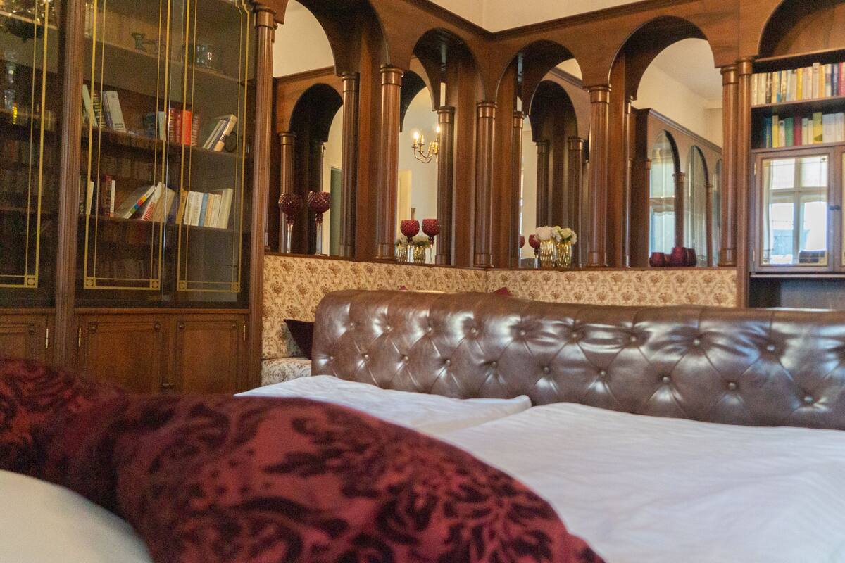 Vintage Room