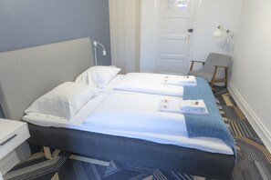 标准双人房 | 办公桌、笔记本电脑工作区、免费 WiFi、床单