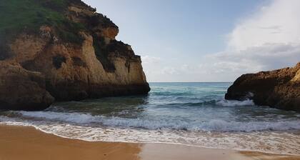 AlburVillage 1D, Standing, Luxury,New, 2bedroom, Ground Floor, Pool, Solarium, FreeWifi