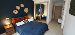 2 chambres, fer et planche à repasser, Wi-Fi gratuit, draps fournis