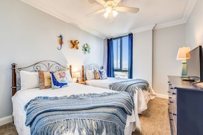 3 slaapkamers, een strijkplank/strijkijzer, gratis wifi, beddengoed