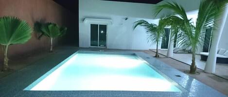 屋内プール、屋外プール