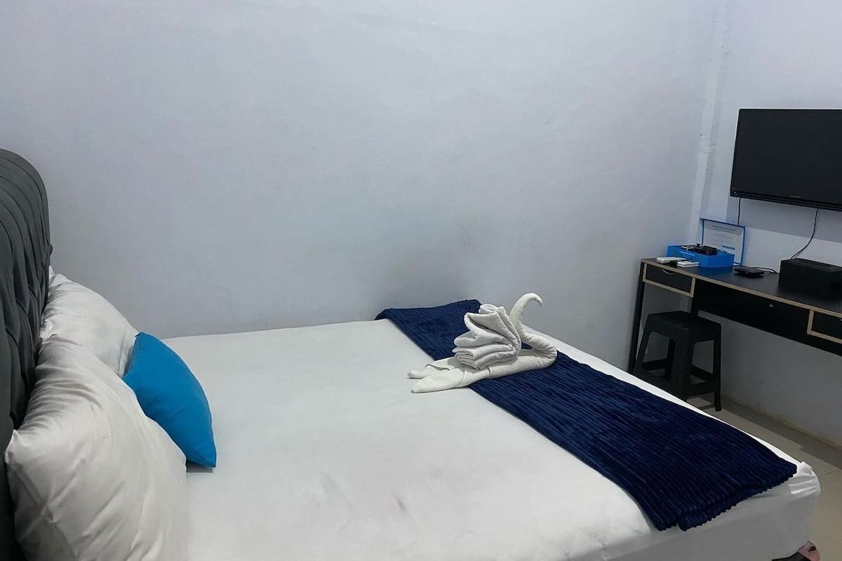 Deluxe Room | Premium bedding, down comforters, Select Comfort beds, desk