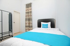 Premium bedding, down comforters, Select Comfort beds, desk