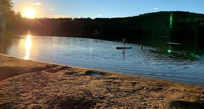 Family friendly Ski/Lake house in the White Mountains - walk to lake