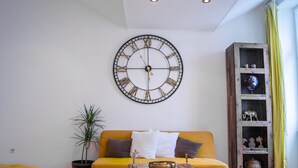 Unclassified image, 4 of 25, button - Vibrant Apartment Near Downtown (Vienna)
