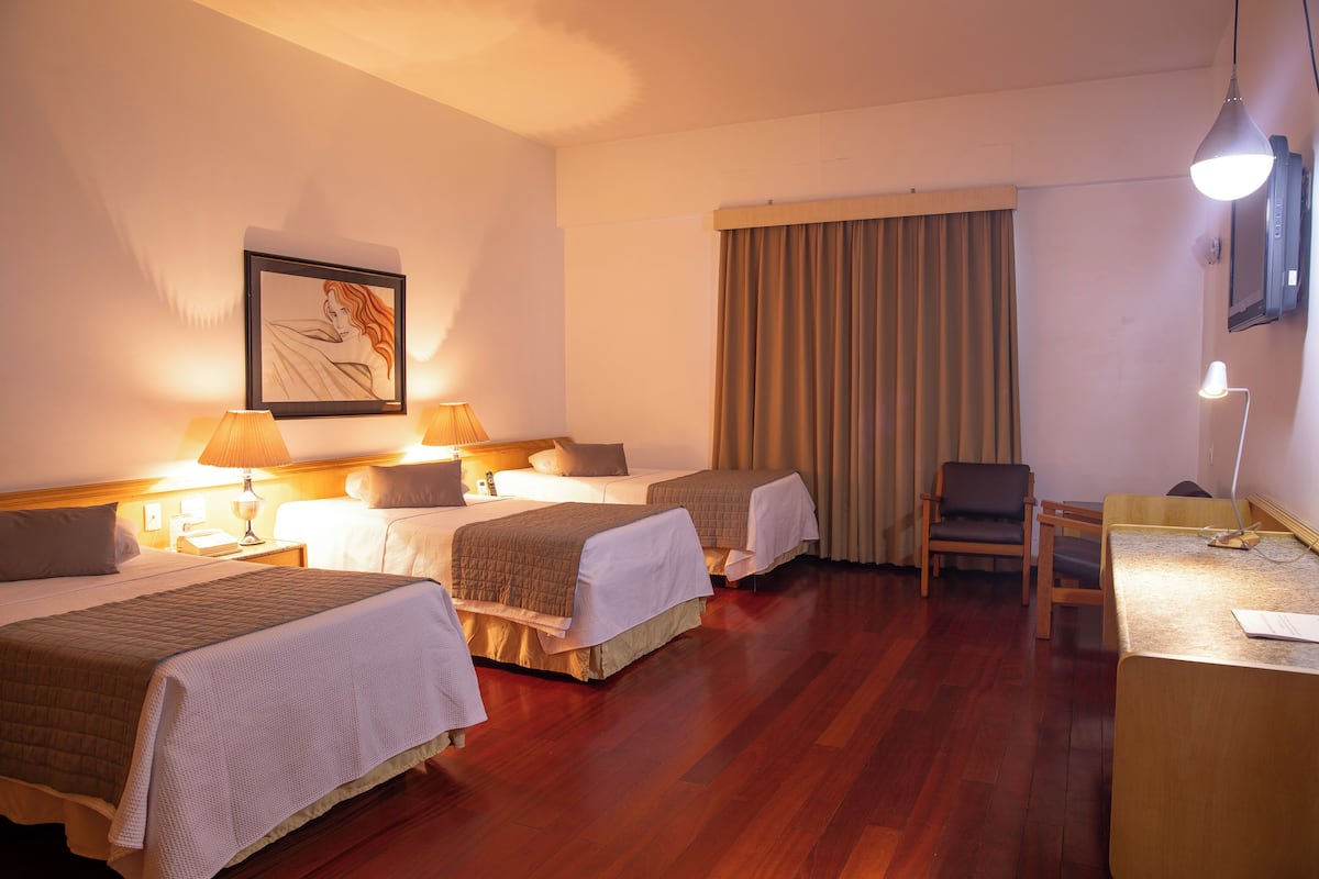 Apartamento Quádruplo | 1 habitación, minibar, insonorización y ropa de cama
