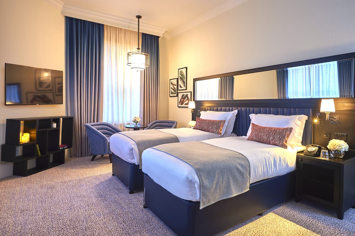 Hypo-allergenic bedding, in-room safe, blackout drapes, soundproofing