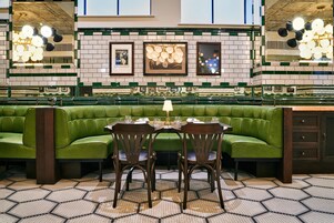 Daily English breakfast (GBP 18.95 per person)