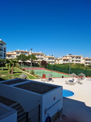 Exterior - Two  bedrooms and bed sofa in leaving room, pool, tennis court, near beach (Olhos de Água)