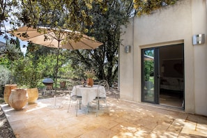 屋外ダイニングエリア