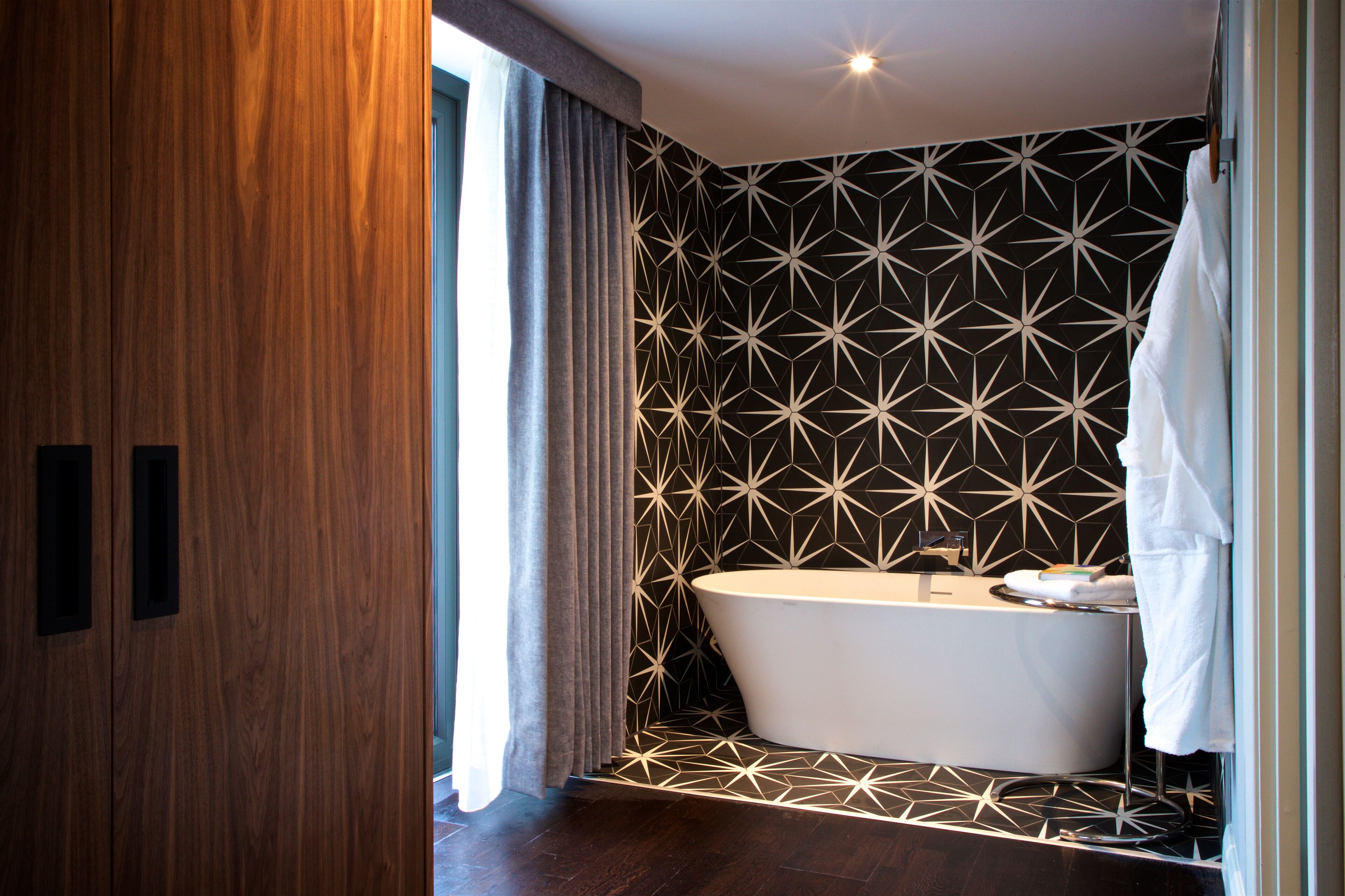 suite | 1 bedroom, in-room safe, soundproofing, iron/ironing board