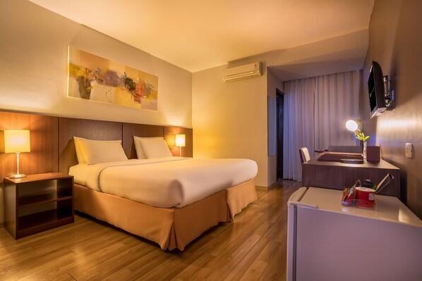 In-room safe, iron/ironing board, WiFi, bed sheets - Superior Double Apartment - Close to Av Paulista (SP)