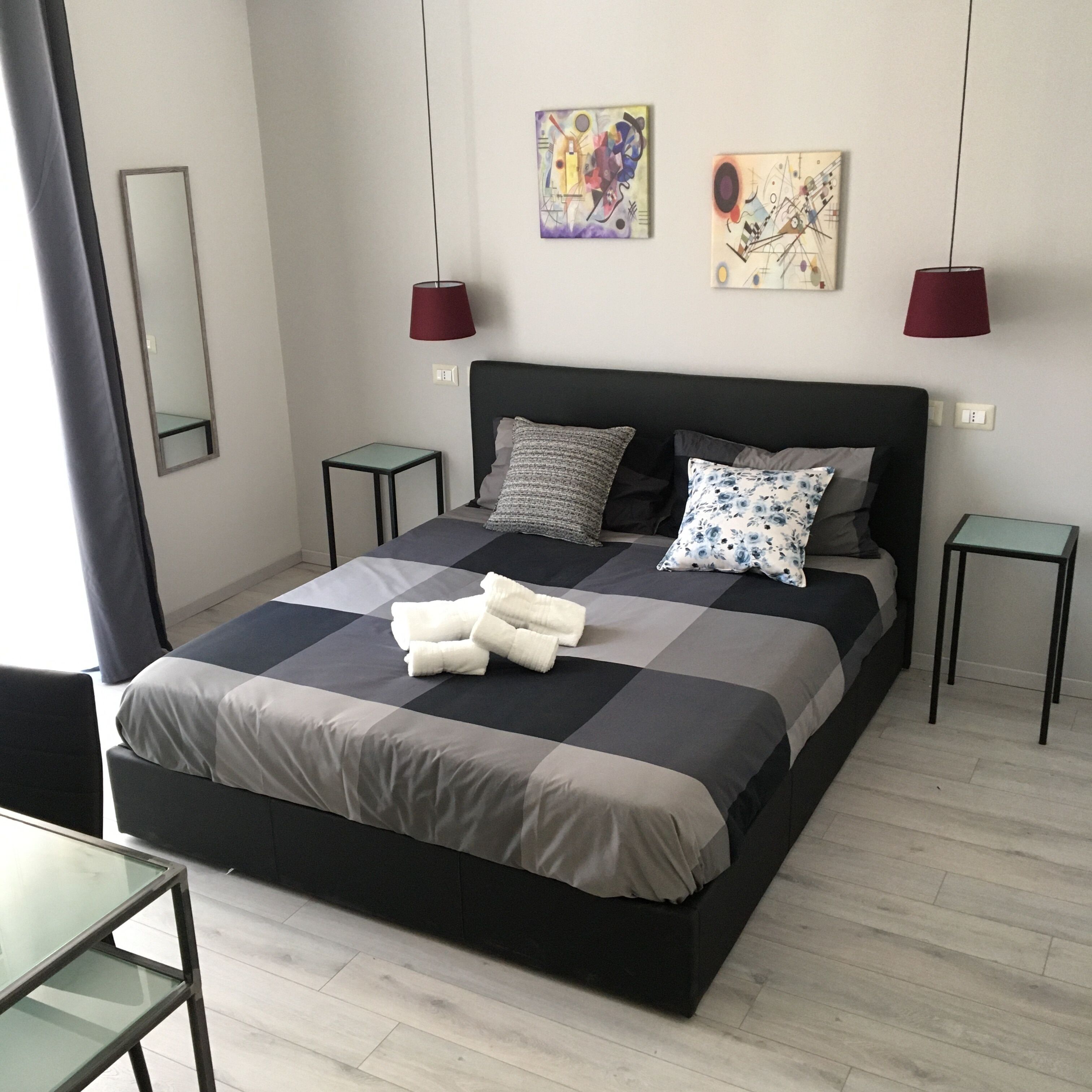 Daunenbettdecken, Minibar, individuell dekoriert