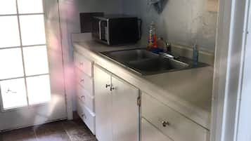 Frigorífic, microones, forn i placa de cuina