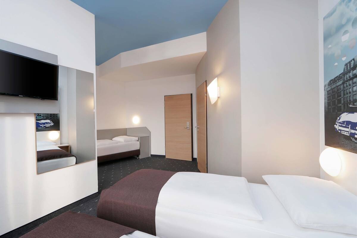 Triple Room | 1 bedroom, hypo-allergenic bedding, desk, soundproofing