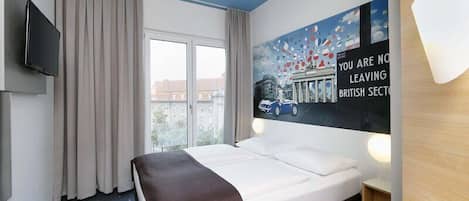 Allergikerbettwaren, Schreibtisch, schallisolierte Zimmer
