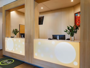 Literie hypoallergénique, bureau, chambres insonorisées, Wi-Fi gratuit