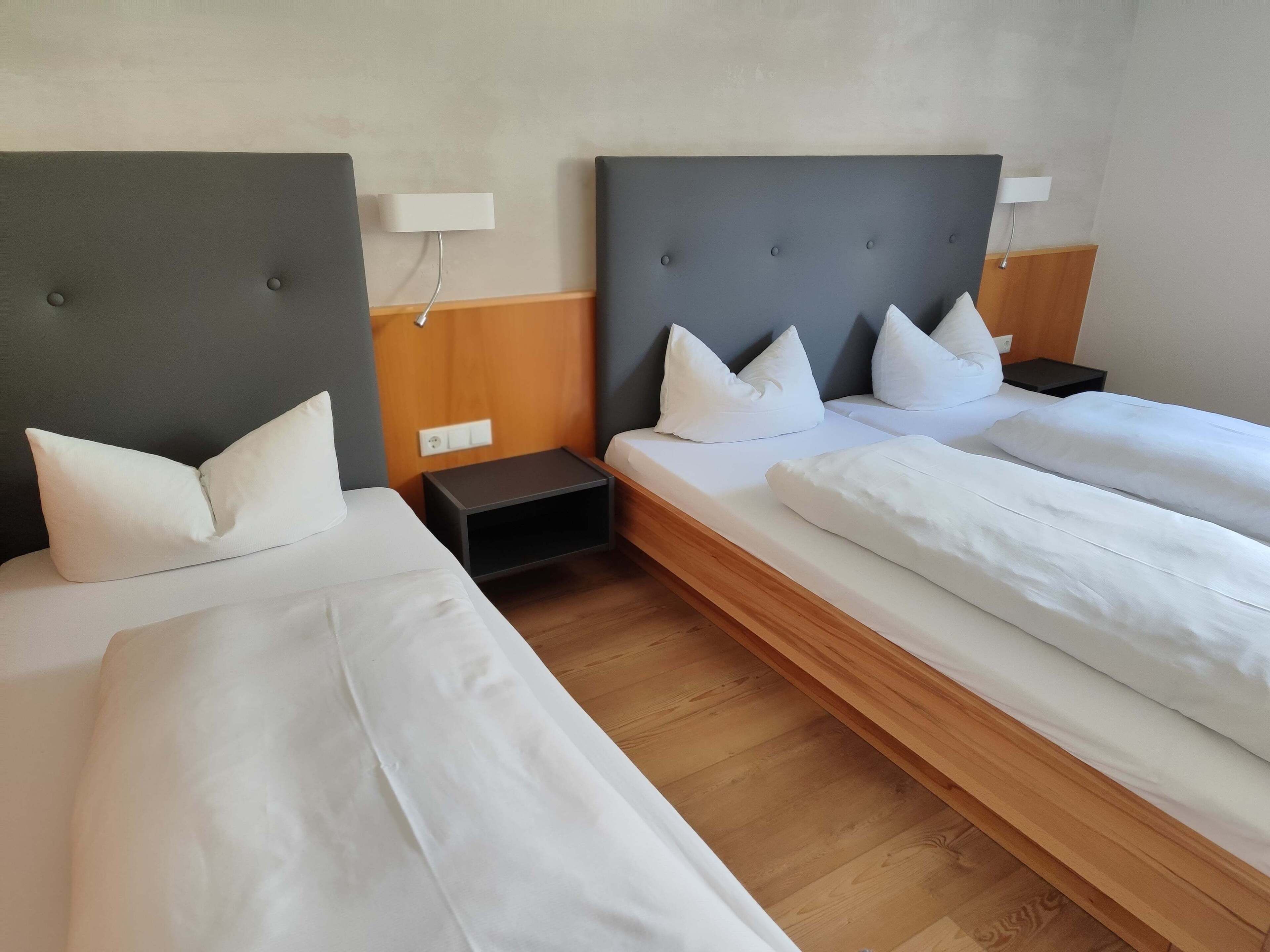 Chambre Triple | Wi-Fi gratuit, draps fournis