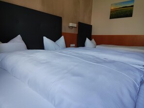 Phòng 3 | Truy cập Internet không dây miễn phí, bộ trải giường 